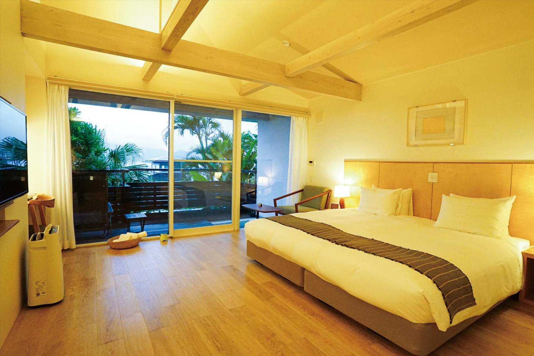 Miru Amami Hotel Tatsugo Buitenkant foto