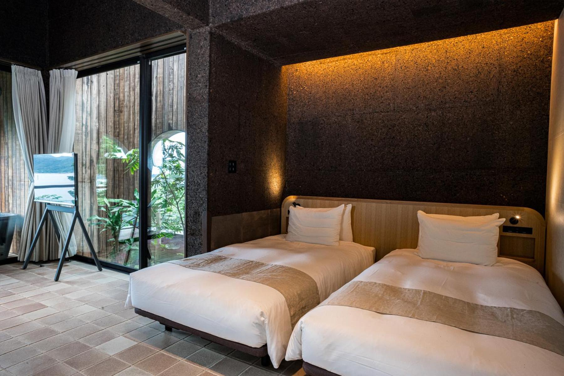 Miru Amami Hotel Tatsugo Buitenkant foto